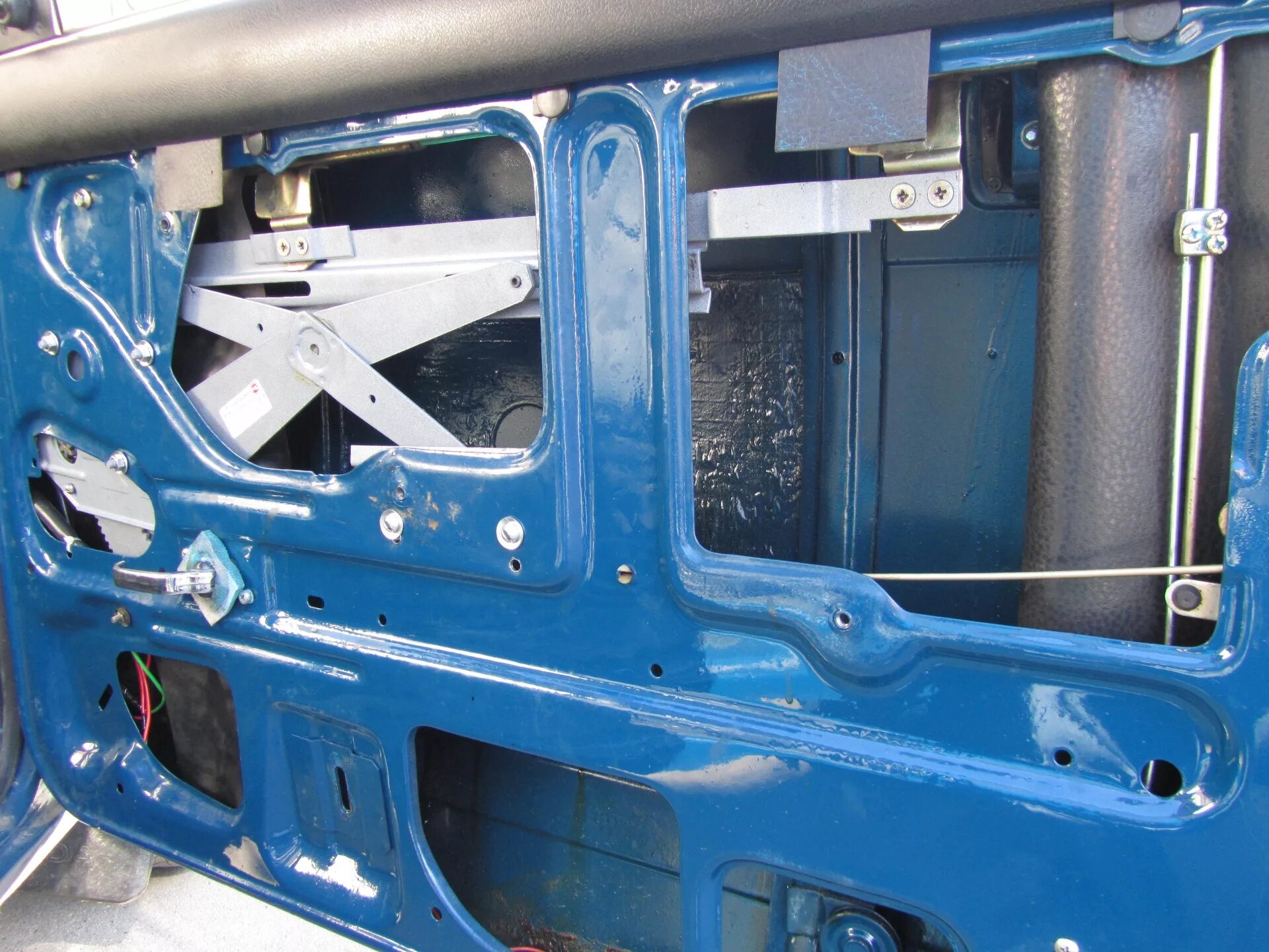 Стеклоподъемники на ниву 21213 подключение. Торпеда нива 21213. Установка на ниве 21213. Зеркала 21214 на ниву 2121. Крепления трансмиссии нива 21213.