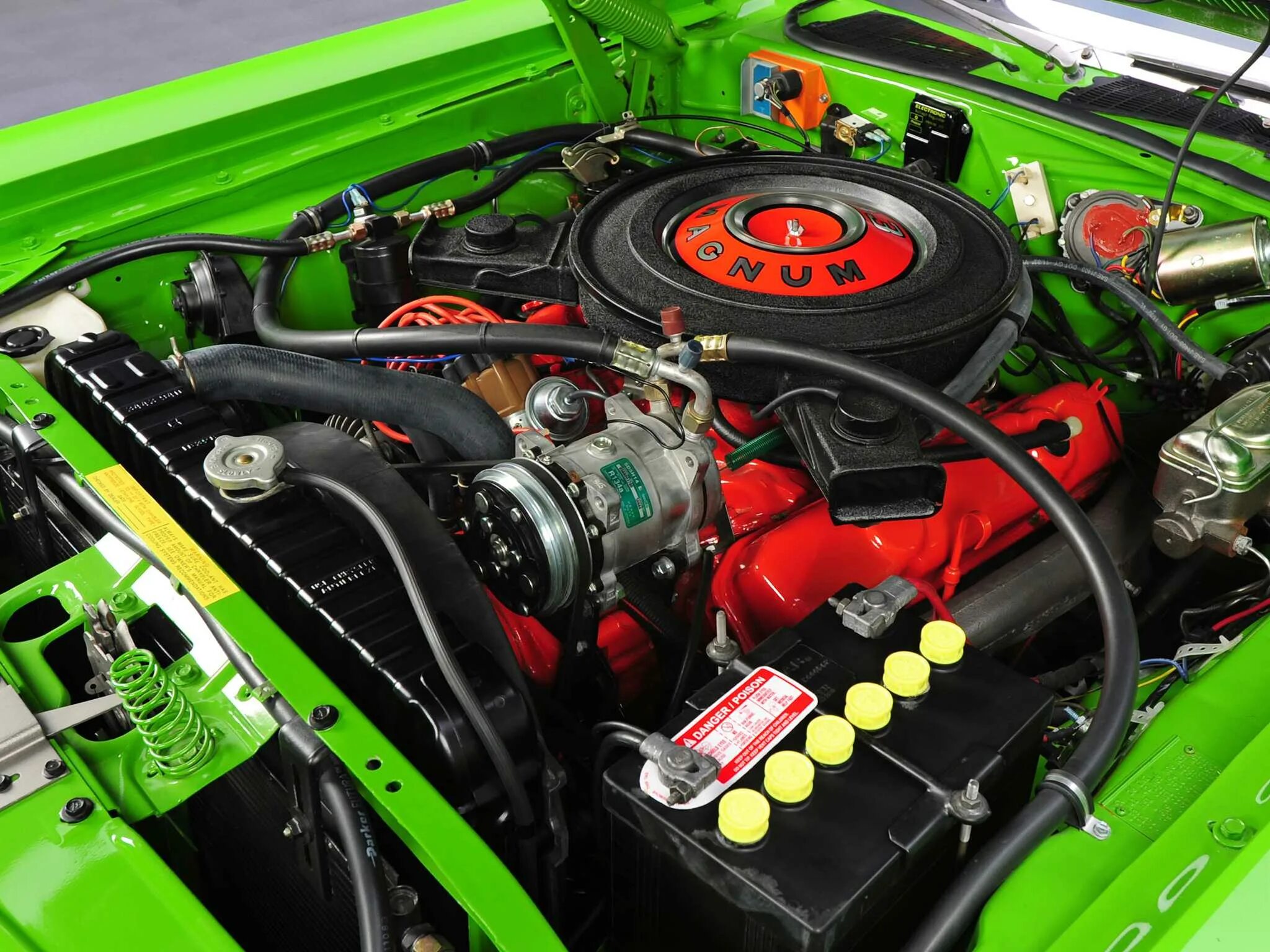 Как оформить двигатель на машину. Dodge challenger v8. v8 двигатель dodge challenger. dodge challenger 440 v8. додж челленджер магнум.