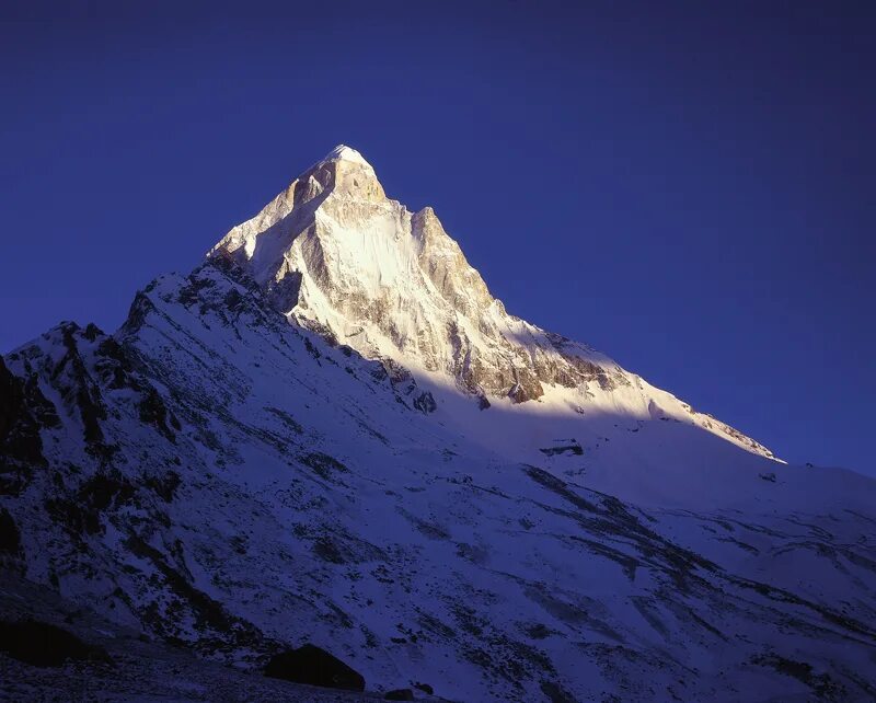 Склоны гималаев. Вершины гор Гималаи. Вершина Гималаев. Горы Гималаи фото. Гималайские горы в Индии.