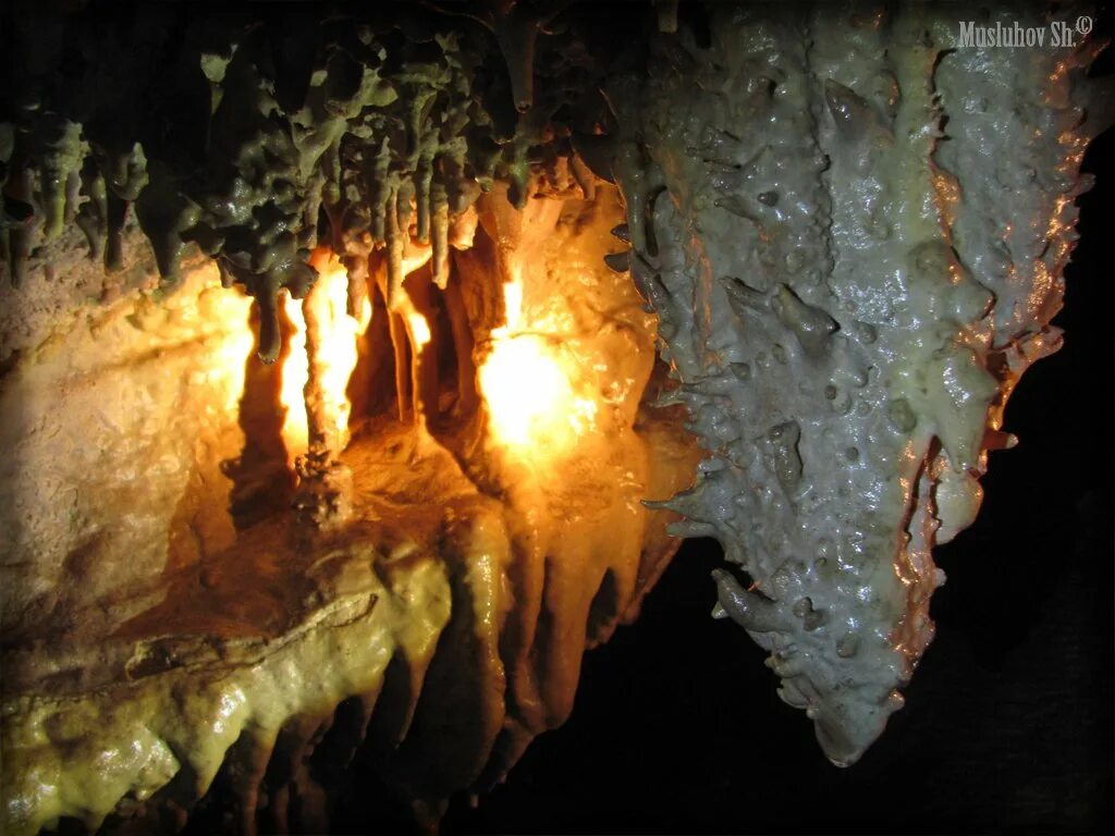 мамонтовая пещера в северной америке. фото костра в пещере. пещера прометея на лодках. пещера фантазия икеньская. кунгурская ледяная пещера логотип.