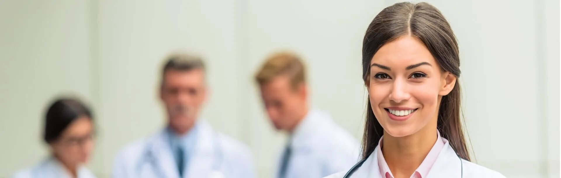 Медики сток. Medical career. Женщина врач. Врач на отдыхе. Молодые специалисты в медицине.