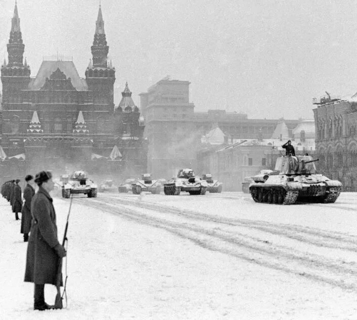 Битва за москву видеоурок. Битва за москву 1941-1942. битва за москву 2 мировая. битва в москве 1941. битва москва 1941 фильм.