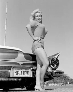 Virginia Bell, Biography.