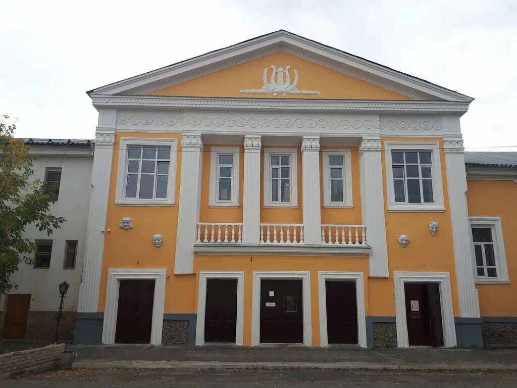 красный факел новосибирск. а. театр драмы омск. театр в городе гагарин. театр юного зрителя вампилова иркутск.