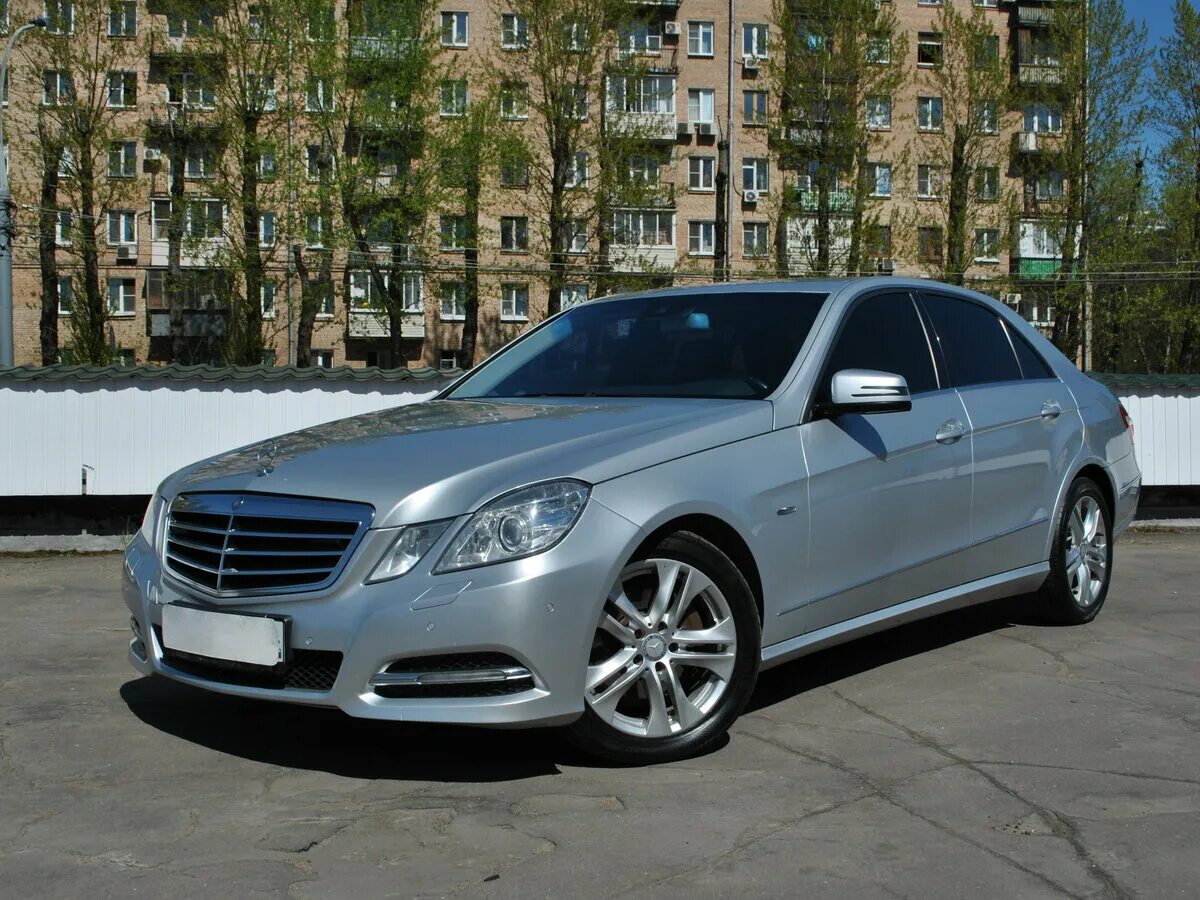 е250. Mercedes е 250. Mercedes e250 coupe 2011. Mercedes e250. мерседес e250 купе.