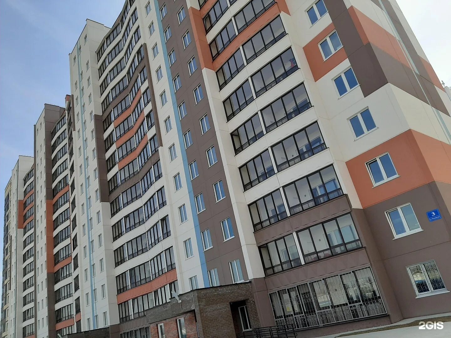 Тюмень каспийская 3/1. Тюмень каспийская 3/1. , 3к1. Каспийская 1 новосибирск родники. Жк приозерный новосибирск.