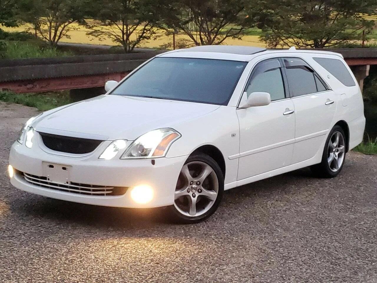 Toyota mark 2 wagon blit 110. Screen blit. Авто блит. Обвес toyota mark 2 blit. Марк 2 блит сзади.