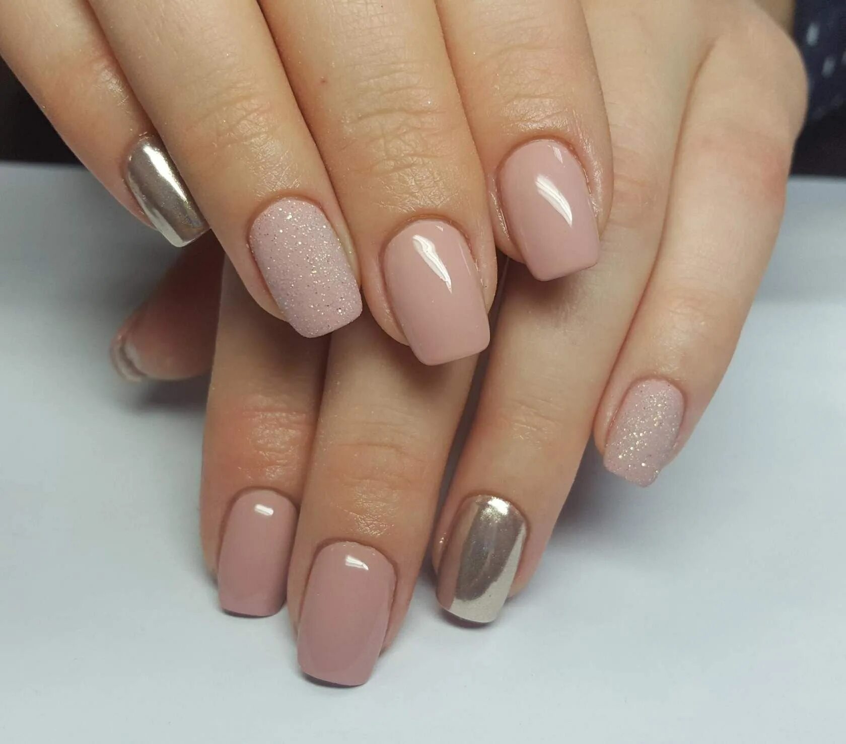 Гель лак фото светлые. Маникюр. Свесветлый маникюр на короткие ногти. Ногти короткие. Гель лак фото светлые.