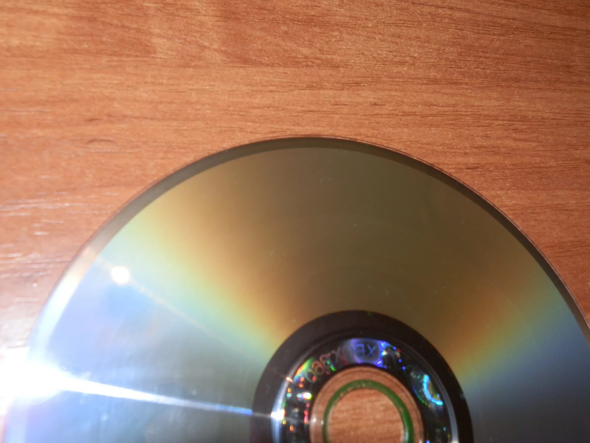 Восстановить cd. Царапины на диске. Компакт диск поцарапанный. Царапины на компакт диске. Царапины на DVD диске.