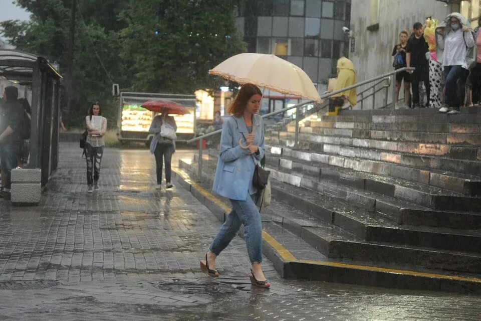 Short rain. Ливень в СПБ. Ливень в Петербурге. 30 Мм дождя. Фото Питера август погода.