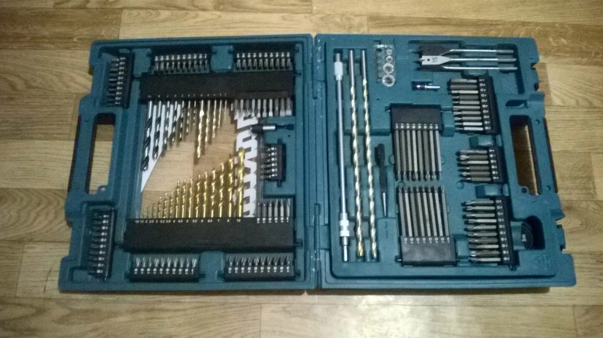 Наборы инструментов 200 предметов. Makita d-37194. набор инструментов makita d-37194. набор инструмента makita d-37194 200шт. набор ручного инструмента makita d-37194 200 предметов.