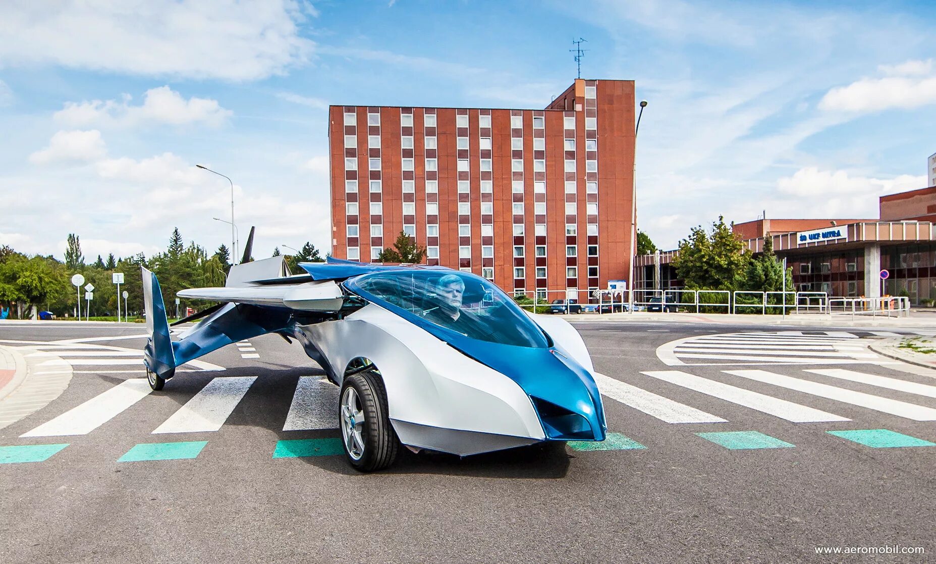 Fly car 2. AEROMOBIL 3.0 (Словакия). Летающий автомобиль AEROMOBIL. Словацкая компания AEROMOBIL. Летающие автомобили Terrafugia TF-X.