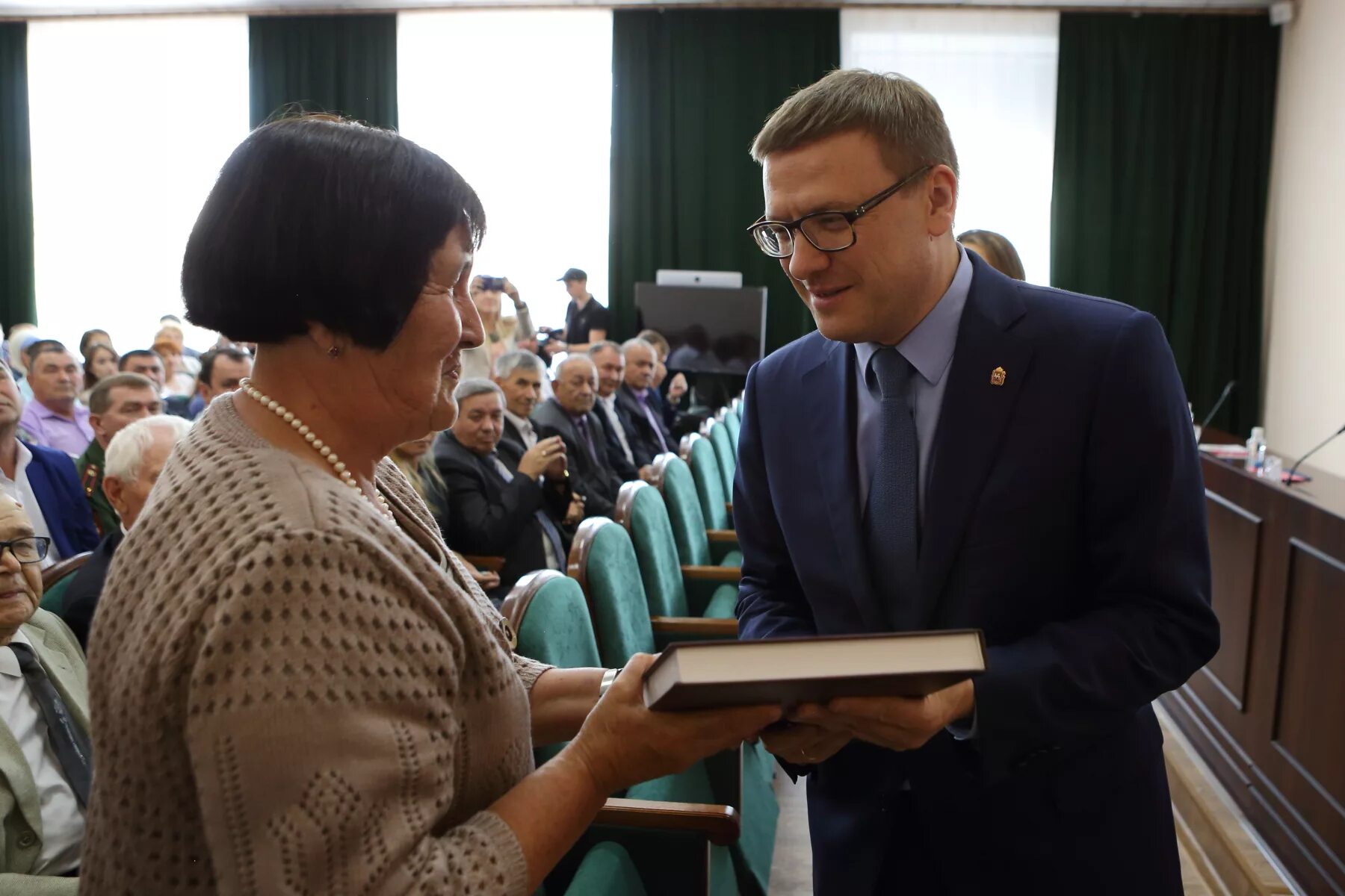 Глава Кунашакского района. Новая школа Кунашак. Текслер губернатор в Кунашакском районе. Глава Кунашакского района и Тэкслер.