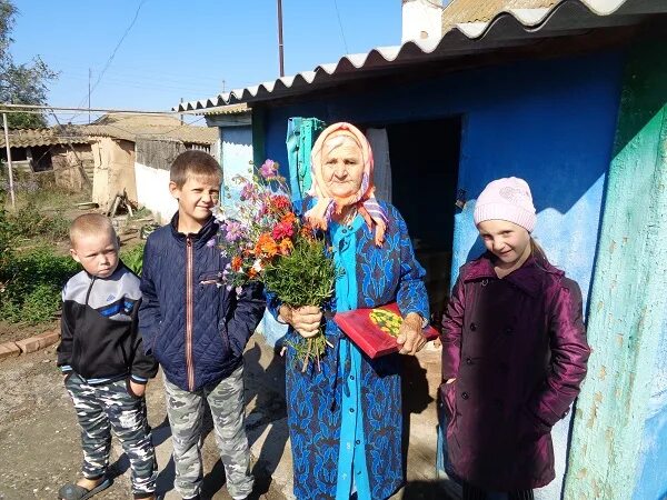 Погода в селе лиманском. Село Яндыки Лиманского района Астраханской области. Школа село Яндыки Лиманского района. Яндыки Астраханская область Лиманский район. Учителя село Яндыки Лиманского района.