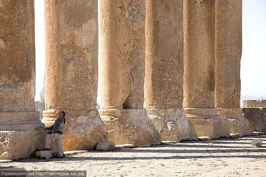 Баальбек колонны храма Юпитера. Баальбек храм Юпитера мегалиты. Баальбек храм колонны. Южный камень Баальбек.