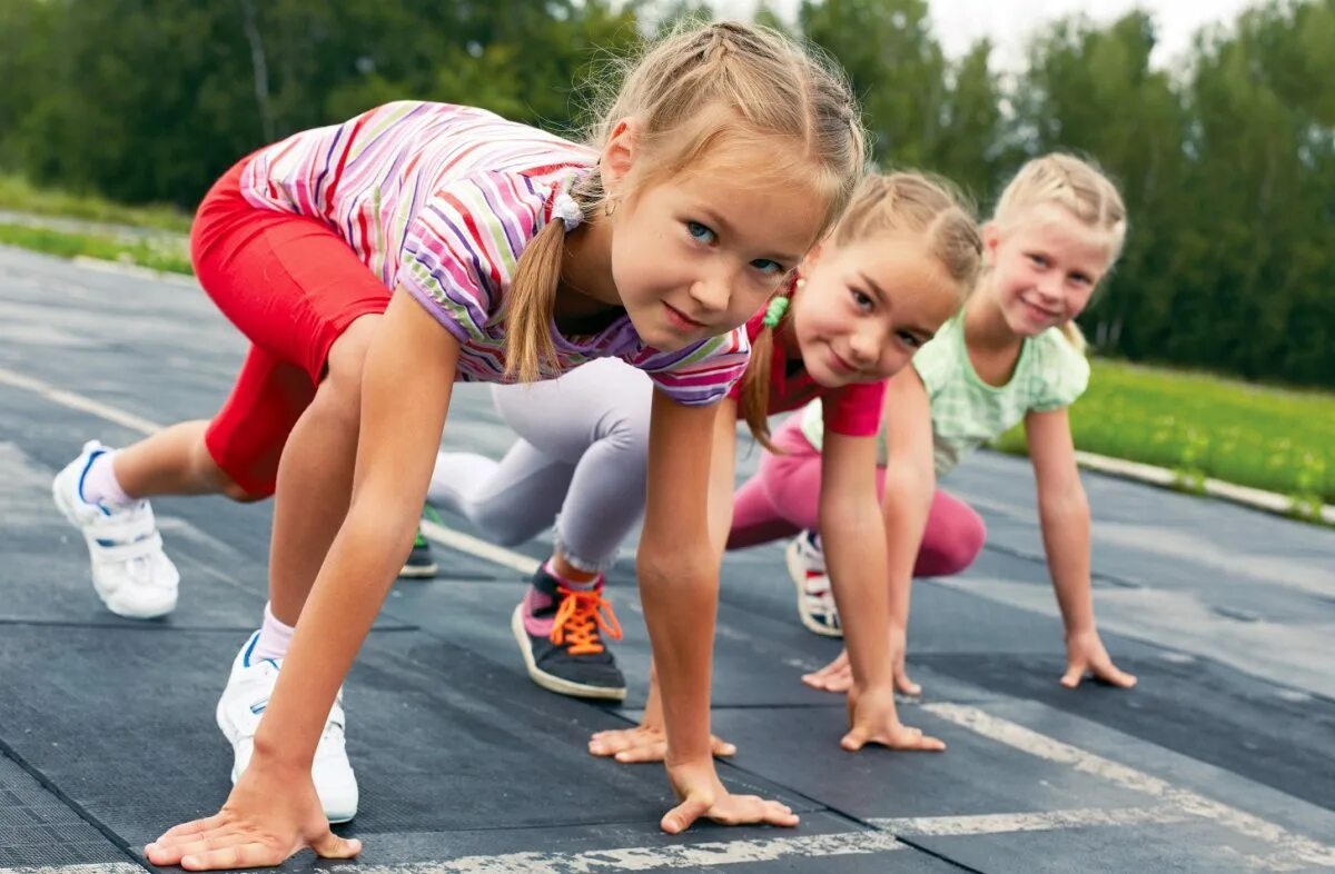 Jb boys and girls. Спорт дети. Занятие спортом дети. Спортивные занятия. Физические упражнения для детей.