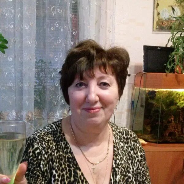Поздравления с днём рождения женщине 67 лет открытки. Поздравление с 61 летием женщину. Женщина 62 года. 61 год 51. Любовь 62 года.