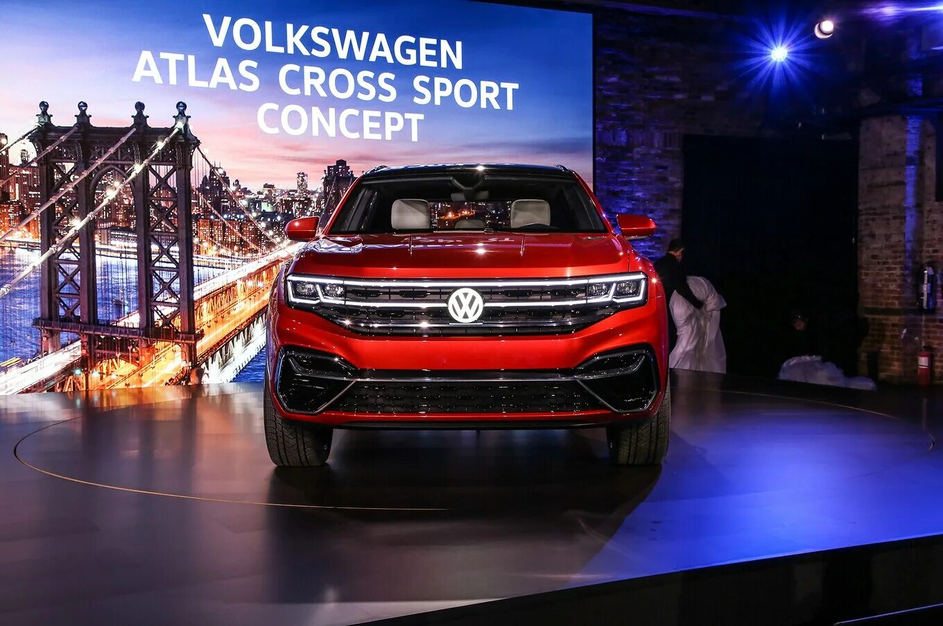 Фольксваген атлас купить. Volkswagen Atlas Cross Sport 2022. Фольксваген кросс 2023. Сплиттер Фольксваген атлас. Atlas Cross Sport 2023 салон.