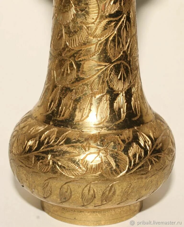 Рюмка из латуни 19 века. Чушка бронзовая бра10ж3. Оловянная латунь. Старинная ступка латунь1892. Бокалы из латуни.