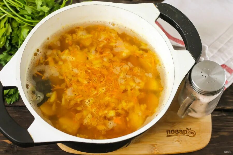 Рецепт горохового супа в казане. Индийский гороховый суп. Приправа для горохового супа. Узбекский гороховый суп. Суп гороховый рецепт классический с мясом в кастрюле пошаговый.