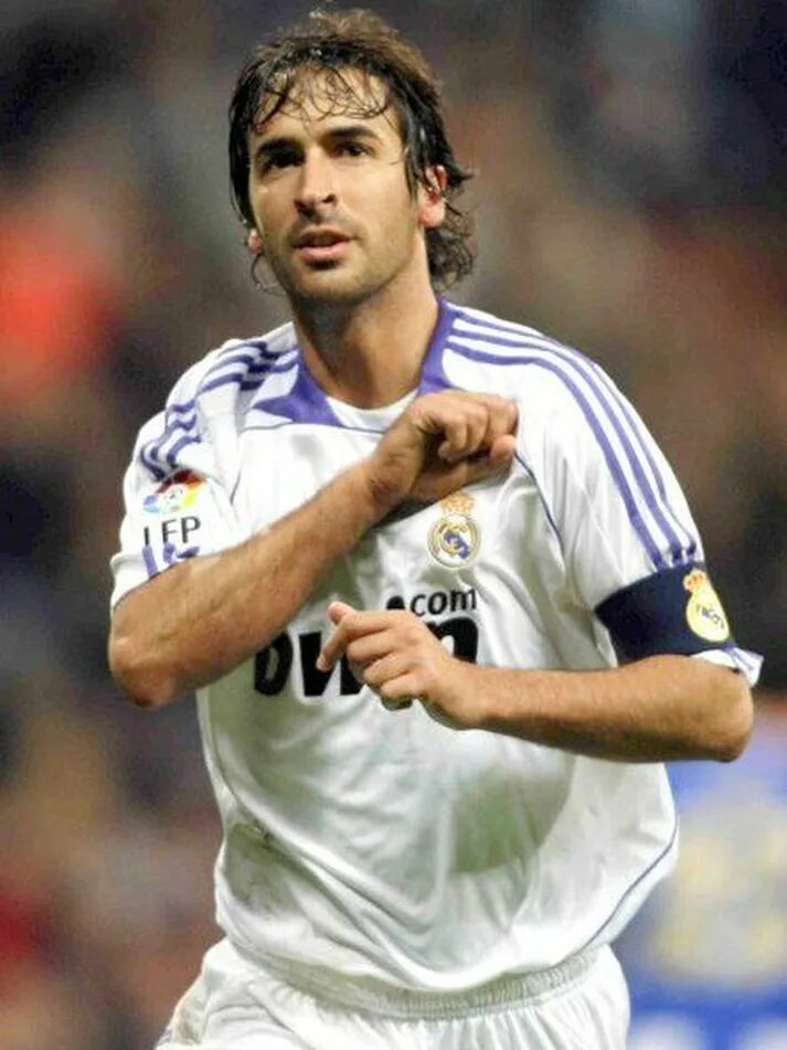 Рауль реал 1994-1995. Рауль гонсалес. Raul footballer. Рауль реал мадрид. Рауль гонсалес футболист.