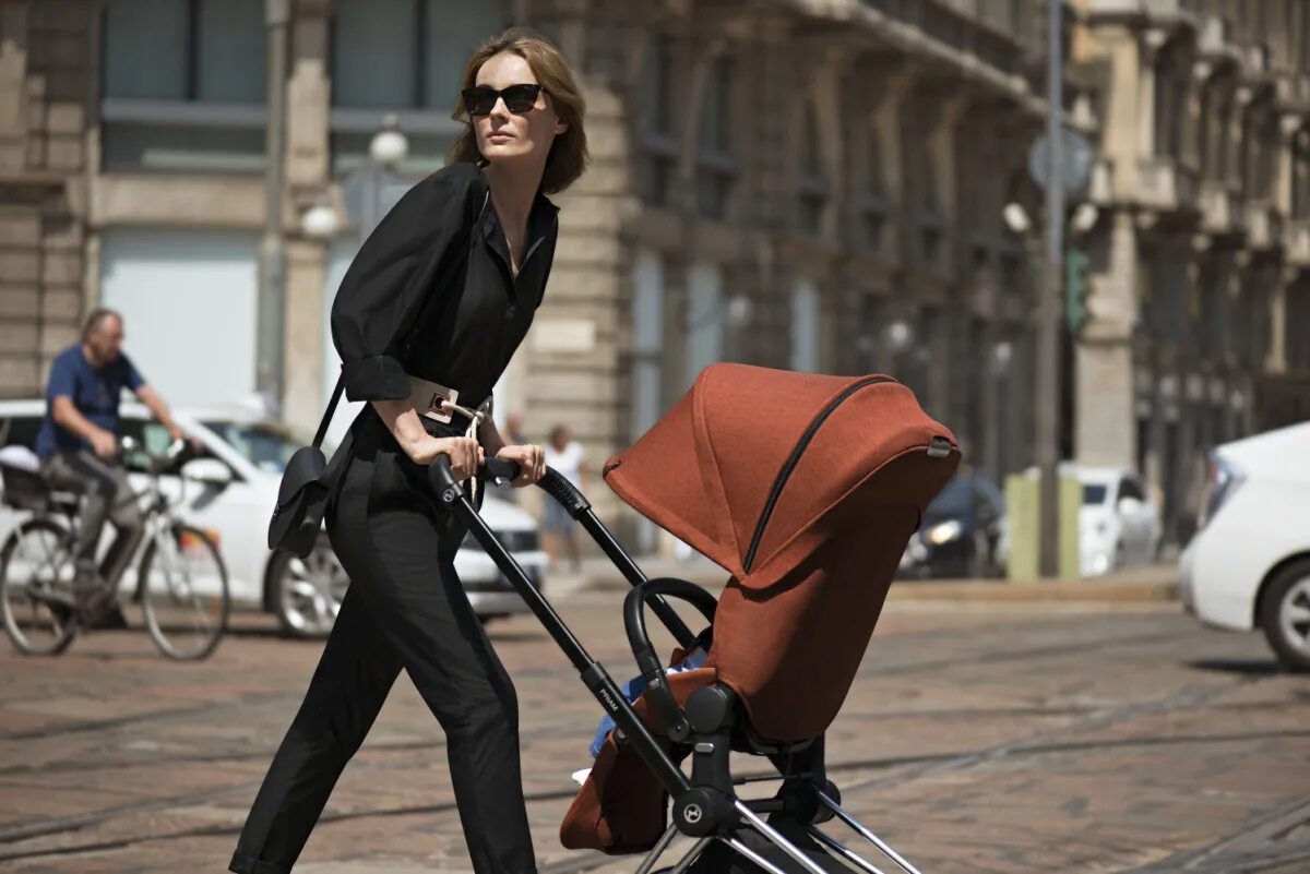 Cybex прогулочный блок. Cybex priam 3 true red. cybex priam 3 красная. коляска cybex priam anna k прогулочный. cybex priam celebrity.