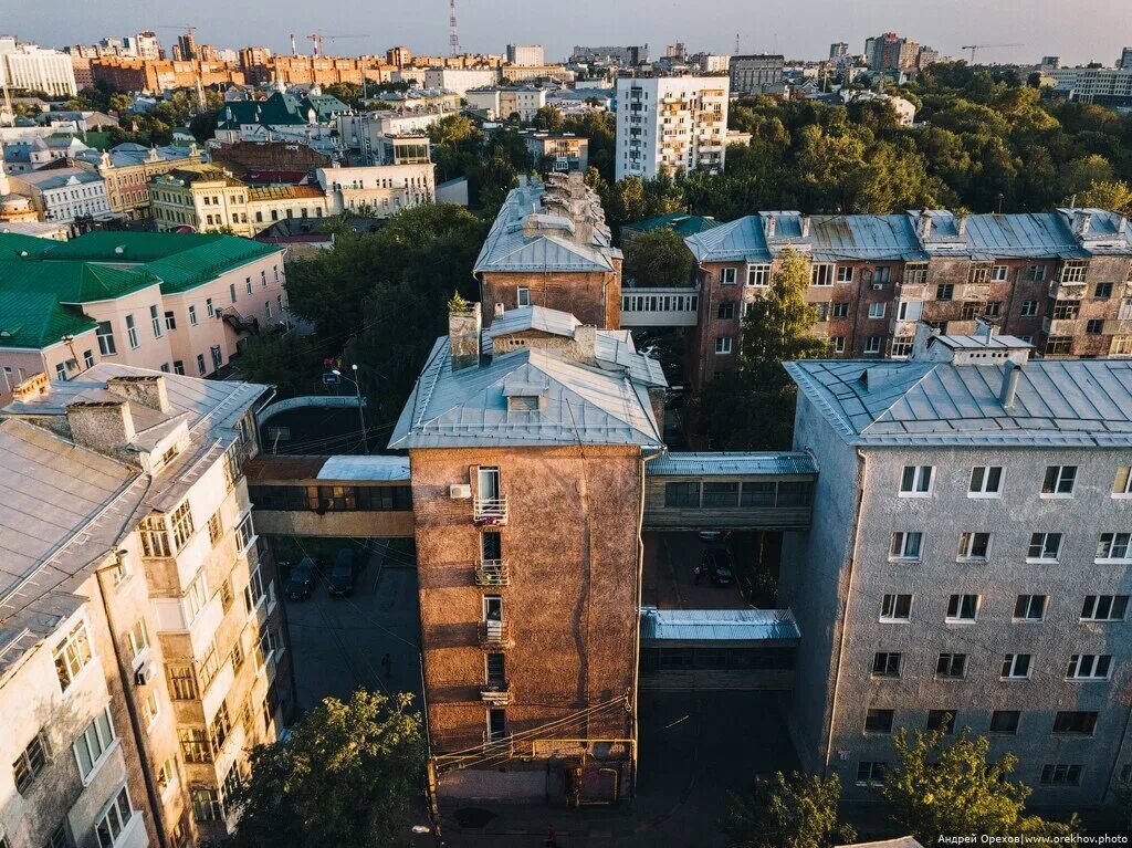 Дом коммуна Нижний Новгород. Дом коммуна на Орджоникидзе. Дом-коммуна культурная революция. Дом коммуна железнодорожников Нижний Новгород. Дом коммуна сколько студентов могли проживать