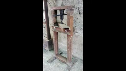Переворачиваем гидравлический домкрат