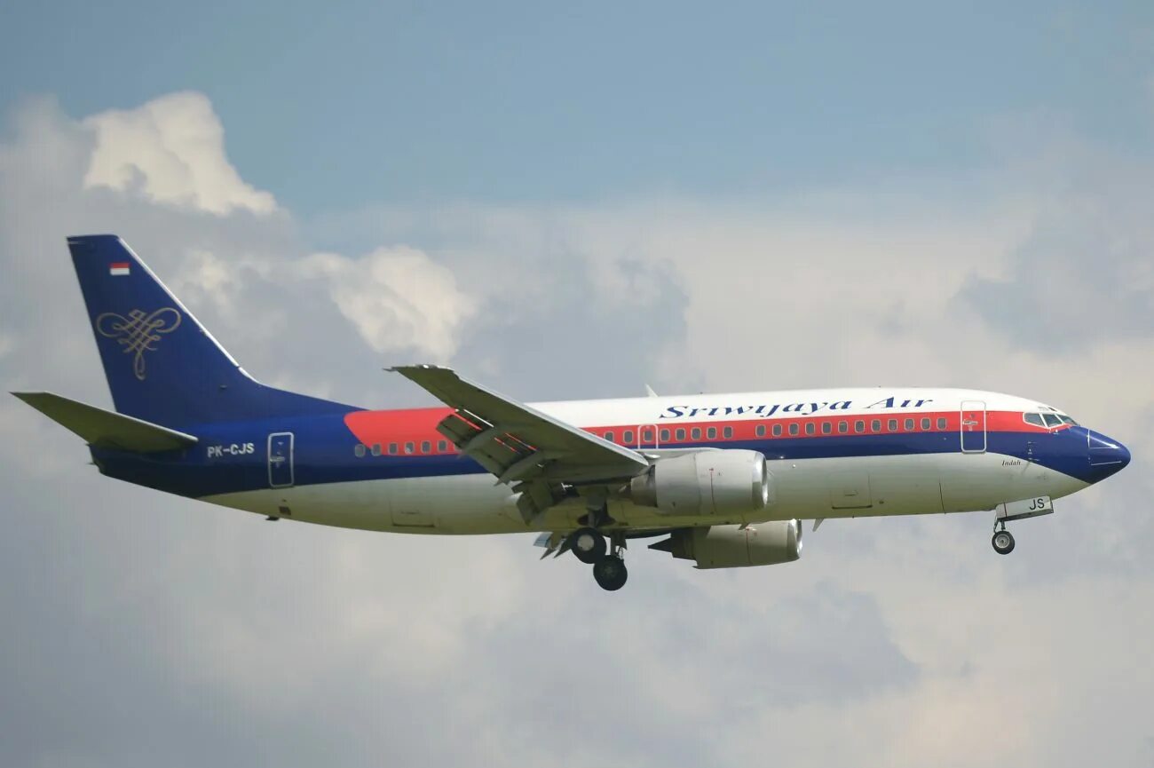 Боинг индонезии. Воздушный транспорт индонезии. sriwijaya air. sriwijaya air flight 062. индонезийские самолеты по стране.
