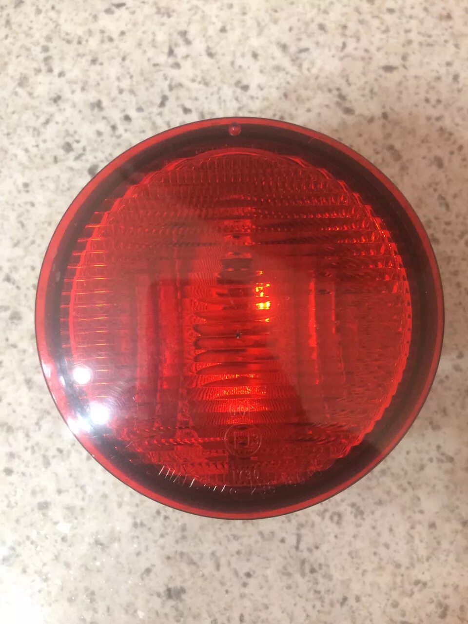Фонарь заднего хода ваз 2103. Фонарь противотуманный красный ес 07. Задний птф ваз 2106. Противотуманные фары заднего хода. Фонарь задний противотуманный ваз 2106 красный.