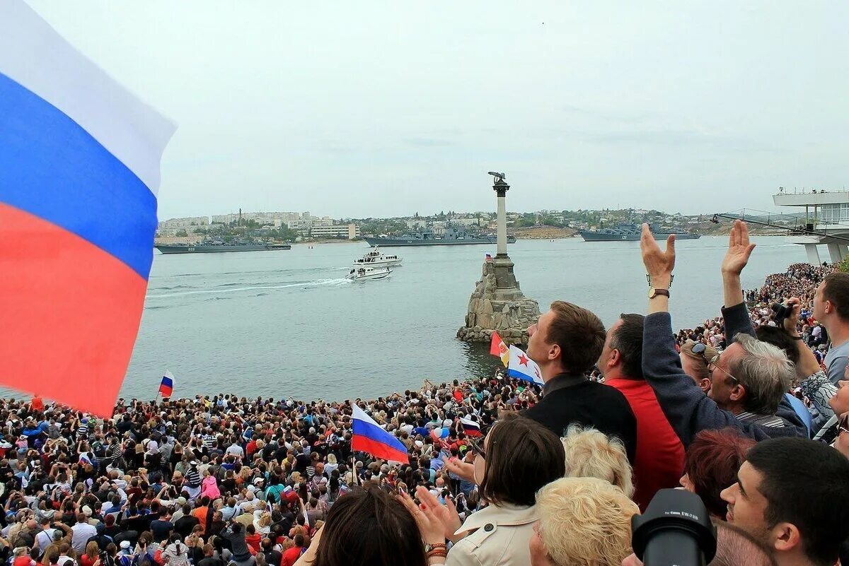 Севастополь россия стихи. Референдум в Севастополе 2014. Воссоединение Крыма с Россией 2023. Крым Севастополь 2014.