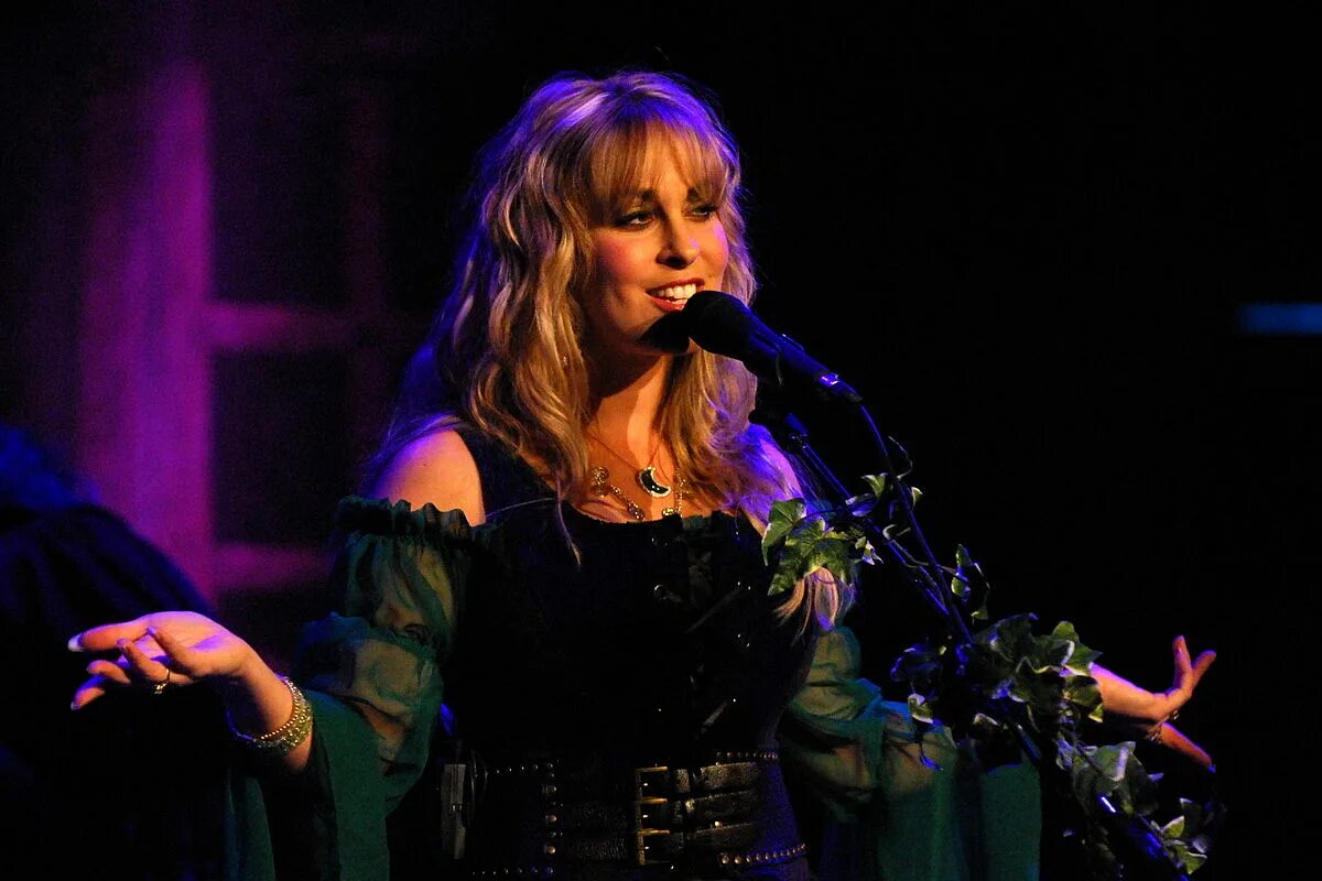 Кэндис найт в молодости. Ричи блэкмор blackmore's night. Ричи блэкмор 2021. Кэндис найт и ричи блэкмор. Кэндис найт.