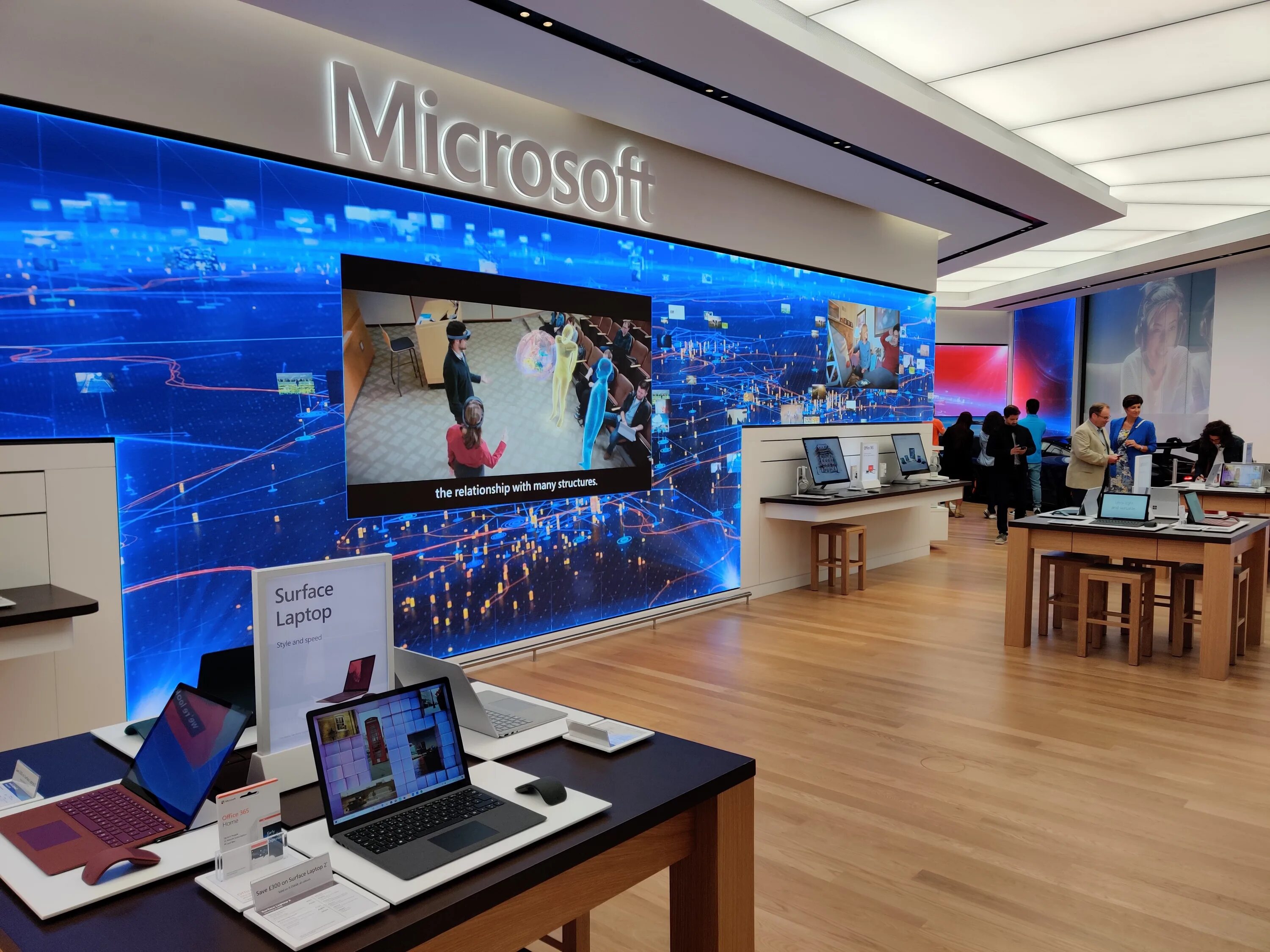 Ноутбук сторе. Майкрософт стор. Microsoft Store (Retail). Microsoft Store игры. Microsoft experience Center London.