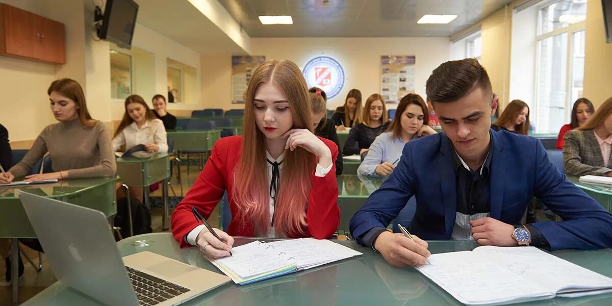 Деканат гуу. Деканат гуу. Истфак кгу калуга. Государственный университет правосудия воронеж. Кгу филологический факультет здание калуга.