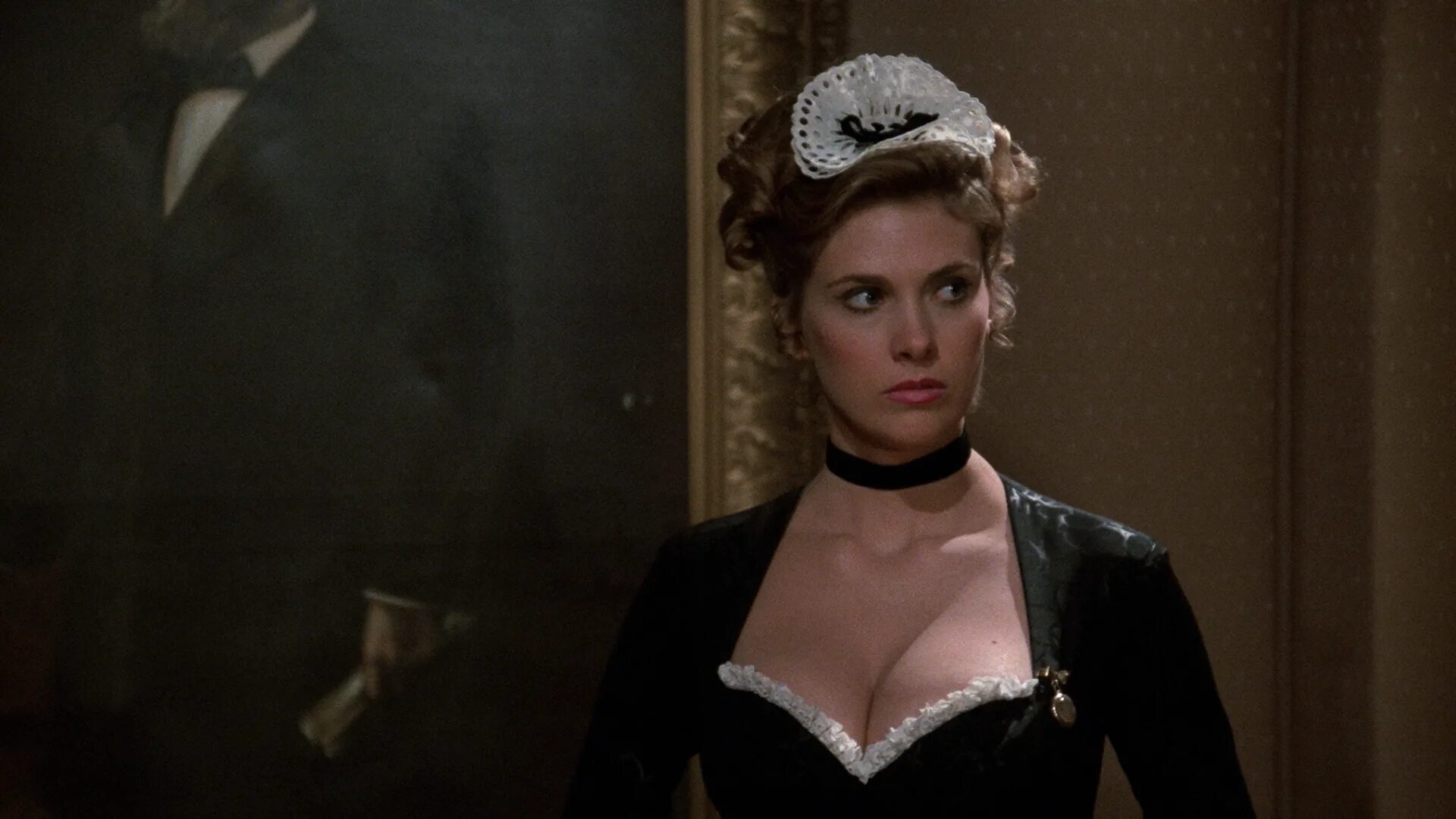 Colleen camp 1985. Коллин кэмп молодая. Colleen camp 1985. Коллин кэмп улика. Коллин кэмп актриса.