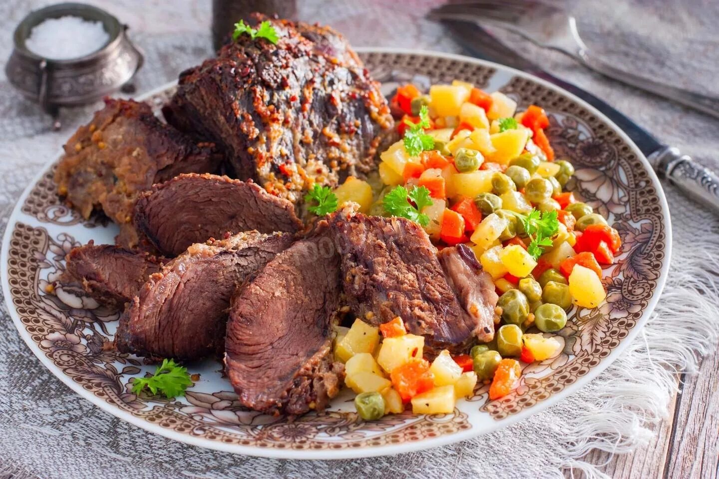 Приготовление 2 блюд из мяса. Фаршированный мясной рулет. Блюда из мяса. Мясо запеченное с овощами. Приготовление 2 блюд из мяса.