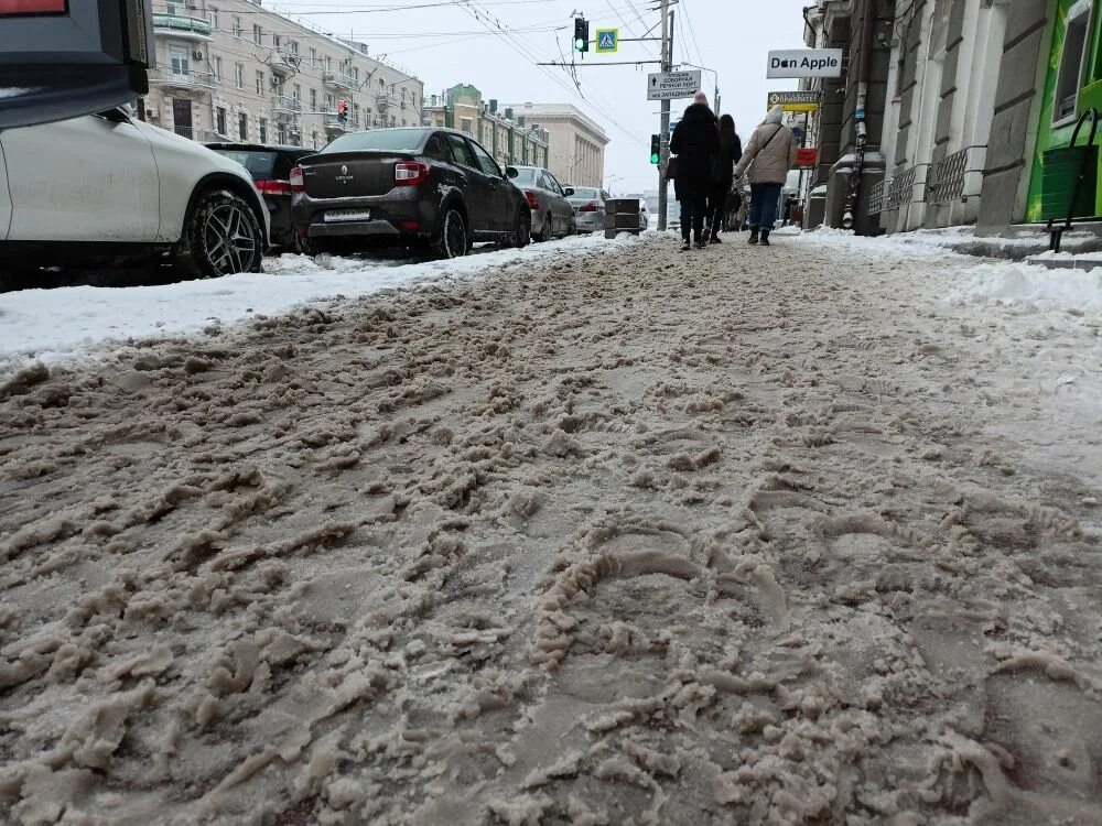 9 января 2014. Снегопад 2014 года в ростове на дону. снег в ростове на дону. ростов на дону снегопад. снег на тротуаре.
