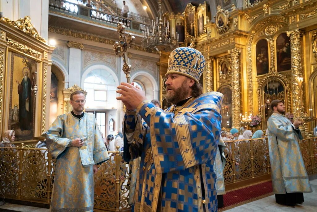 Настоятели московских храмов