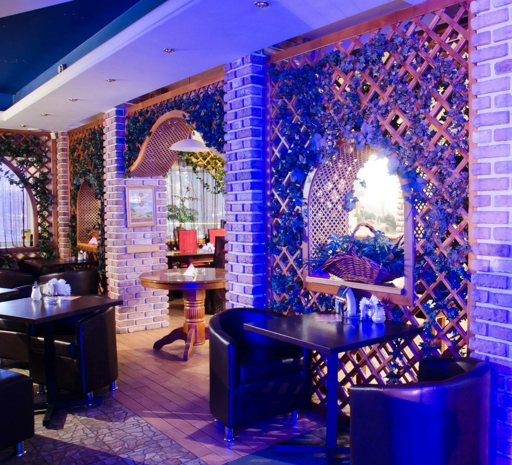 Кафе черри нижний новгород автозаводский район. Кафе в районе нижнего новгорода. Граф кафе нижний новгород сормово. Иль патио нижневартовск грин парк. Italica нижний новгород.