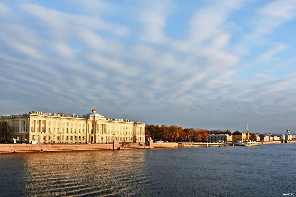 Университетская набережная в Санкт-Петербурге. Панорама Университетской набережной в Санкт-Петербурге. Институтская набережная СПБ. Университетская набережная панорама. Университетская набережная индекс