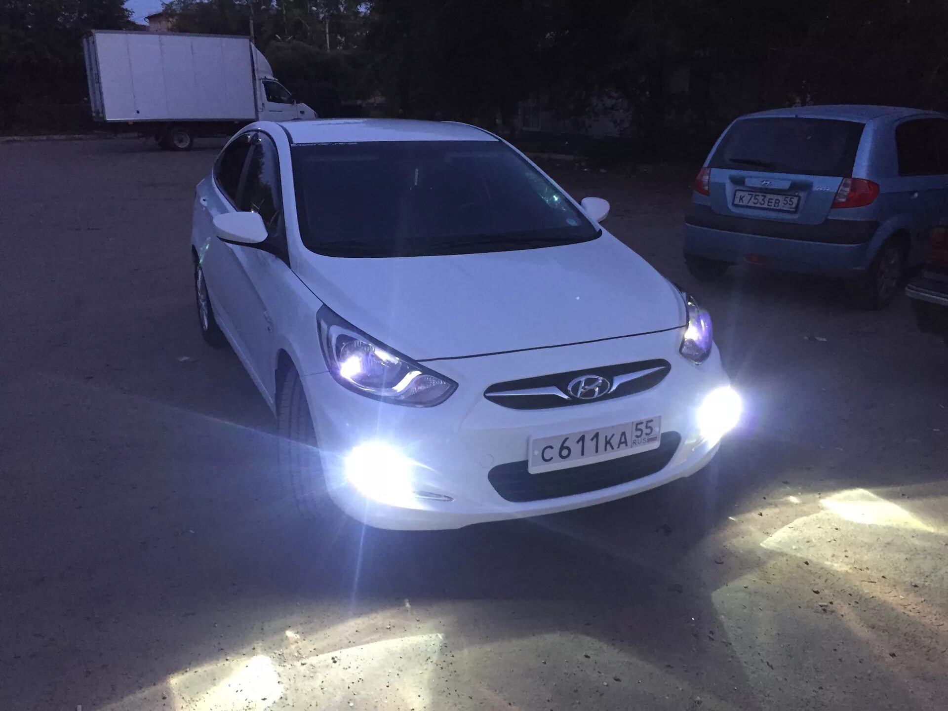 Ксенон 2013. Hyundai Solaris 2 ксенон 6000 к. Hyundai Solaris 2012 led ПТФ. Светодиодные лампы Хендай Солярис 2011. Лампы h4 белый свет на Хундай Солярис 2012.