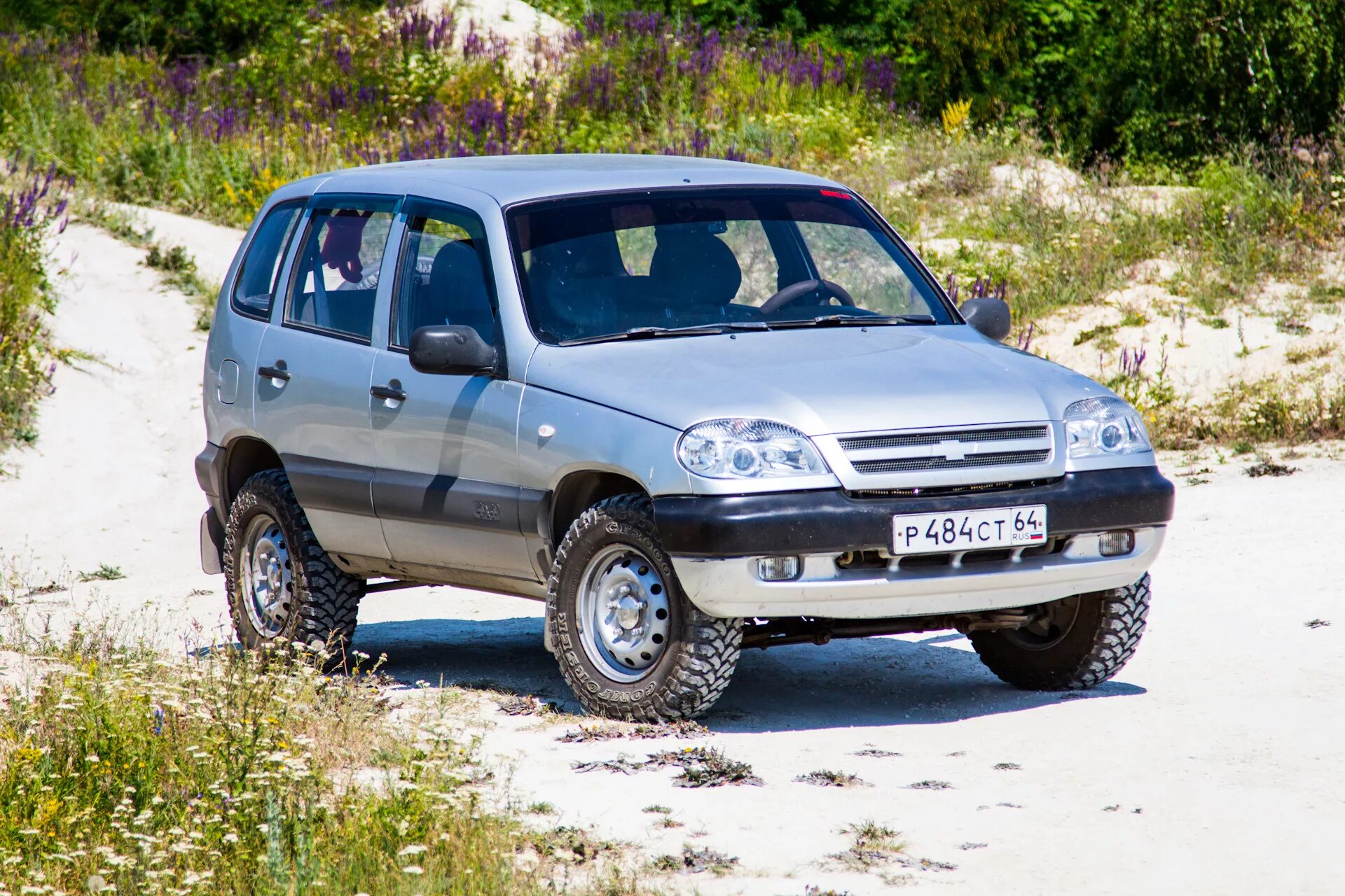 Нива 2123 новая. Chevrolet Niva 2000. Chevrolet Niva 1998. Chevrolet Chevrolet Niva 2001. Chevrolet Niva 1982.