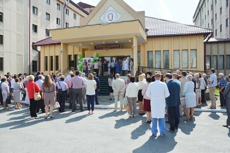 Юрия семовских 1/1. Гбуз то областная клиническая больница № 1, тюмень. Юрия семовских 1/1. Юрия семовских, 10. Ул юрия семовских 10 тюмень.