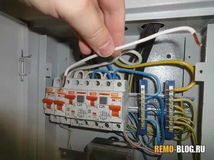 Каким кабелем подключаем автомат