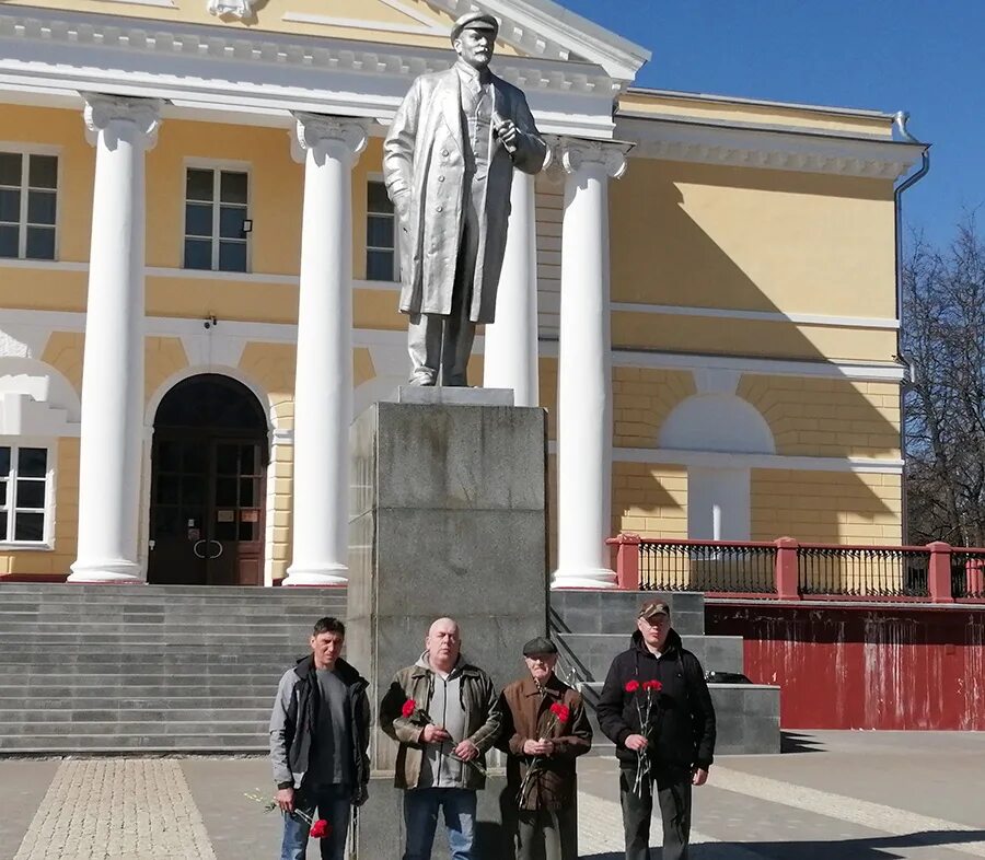 День рождения ленина 22 апреля 2022. День рождения Ленина. 120 Лет со дня рождения Ленина. 22 Апреля день рождения Ленина. 22 Апреля праздник день рождения Ленина.