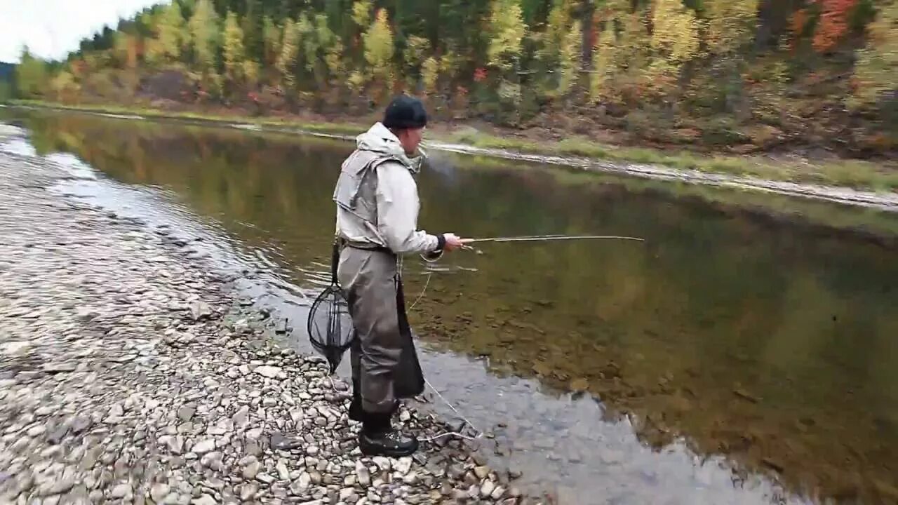 Рыбалка нахлыстом. Нахлыстовая рыбалка на речке. Рыбалка на горной речке. Красивые места для рыбалки. Рыбалка на озерах тайги