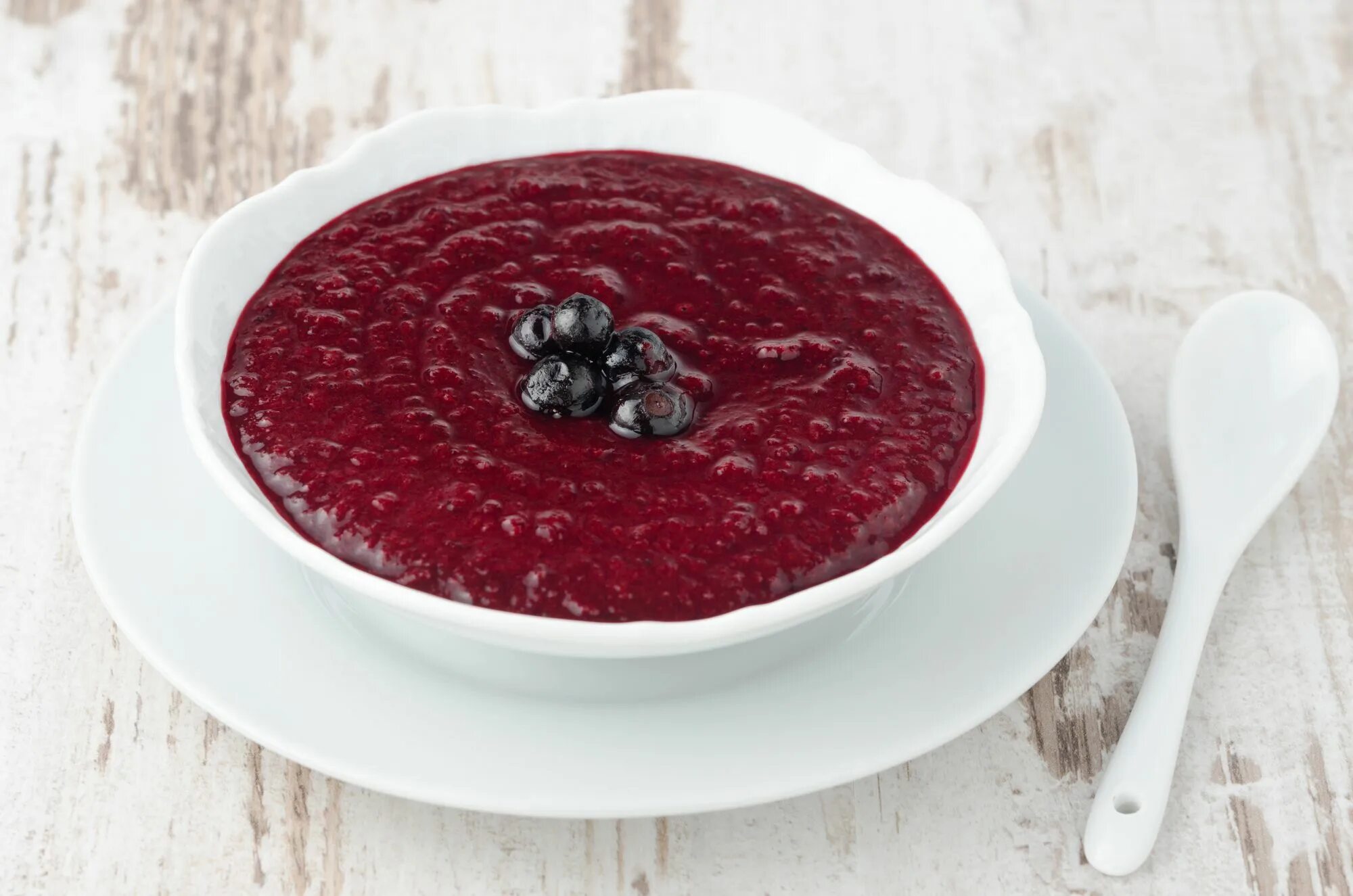 Пюре из смородины. Варенье из смородины. currant jam. jam bowl. medovarus black currant jam.