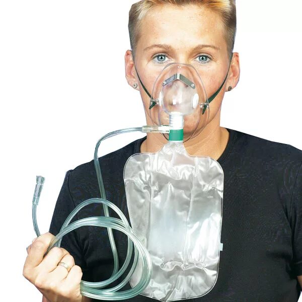 Аппарат для дыхания кислородом. Кислородная маска для дыхания. Маска аппарата для дыхания кислородом. Аппарат для дыхание кислорода для ребенка. Кислородная маска в домашних условиях