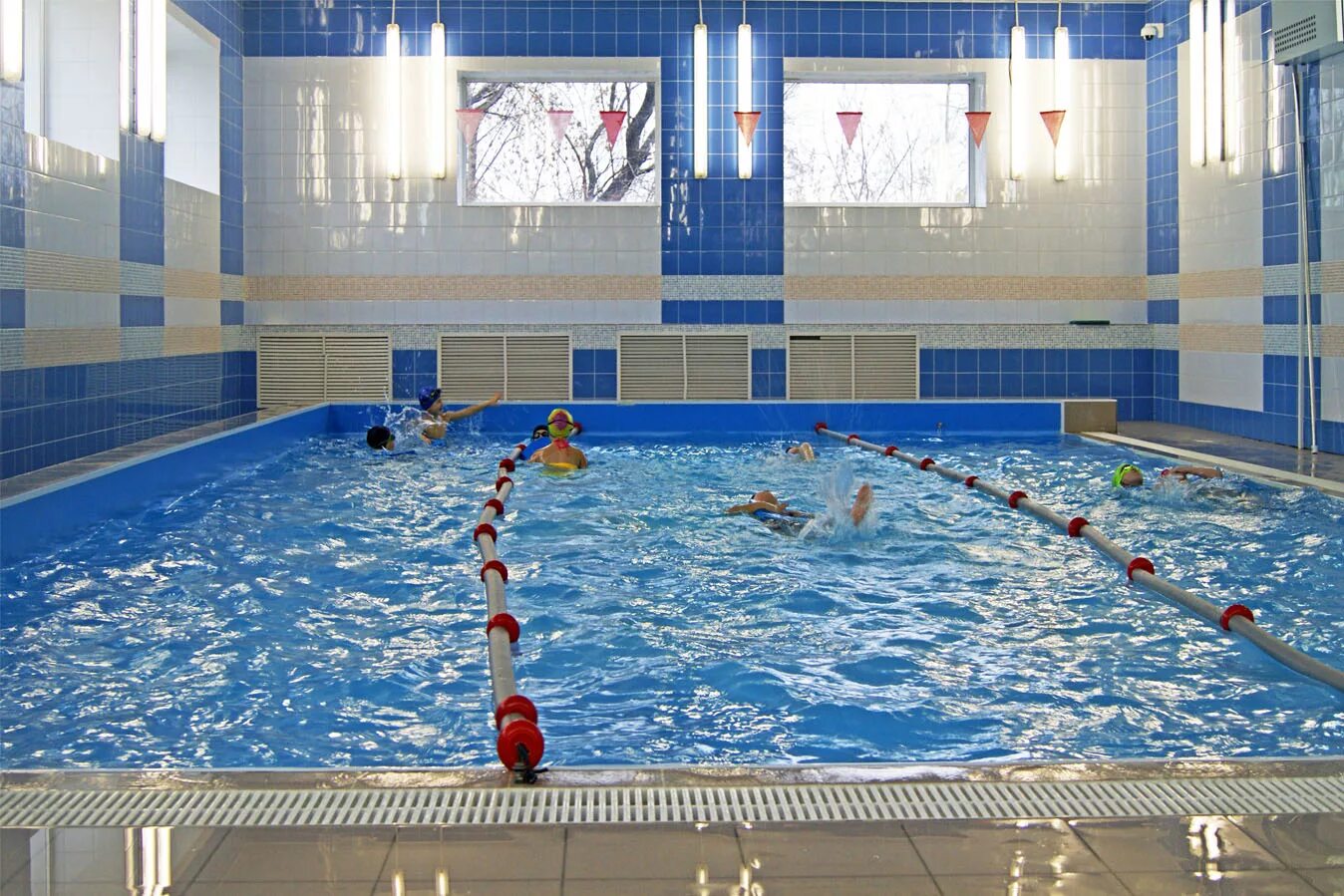 Спорткомплекс Амурск бассейн. Батайск водно спортивный комплекс. Бассейн 2 школа Амурск. Город Амурск спорткомплекс бассейн.