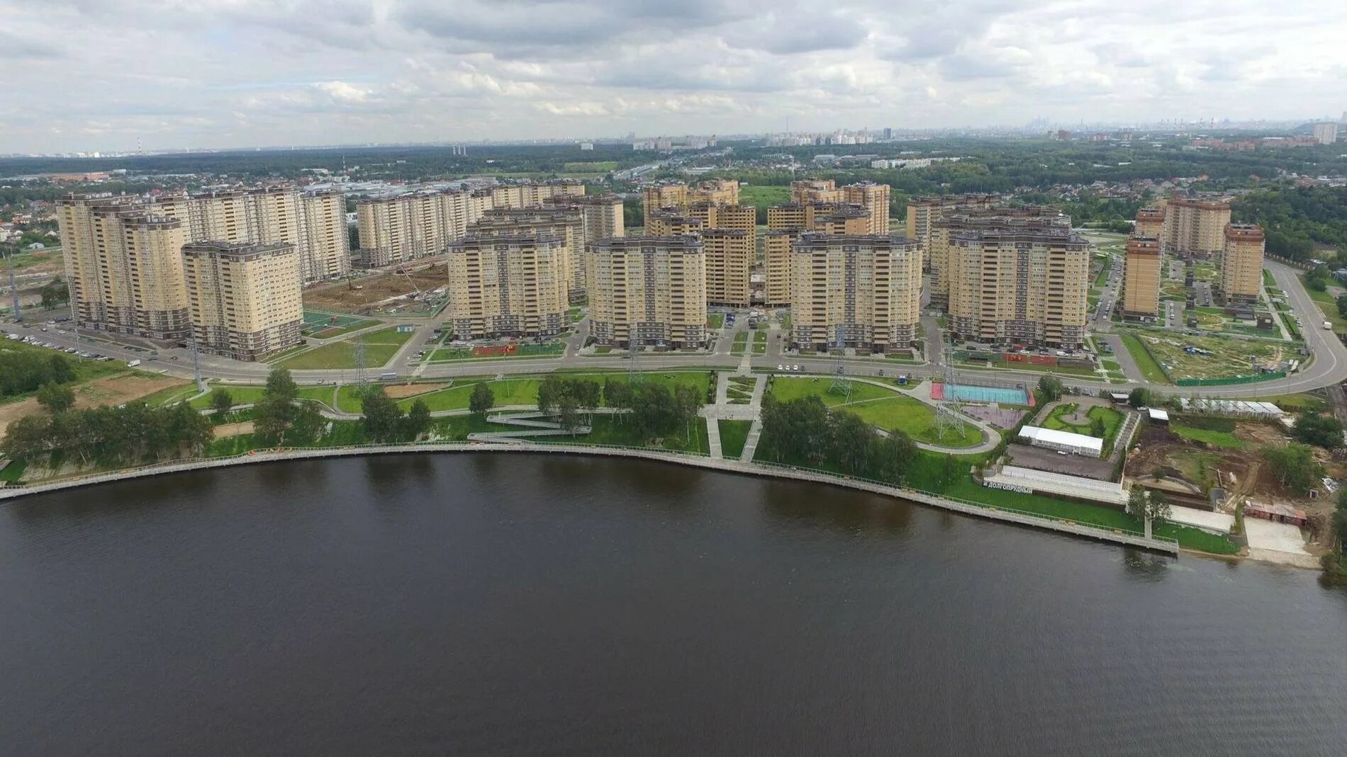 Город долгопрудный московские водники. Г водники фото. Г водники фото. Г водники фото. Жк водники долгопрудный.